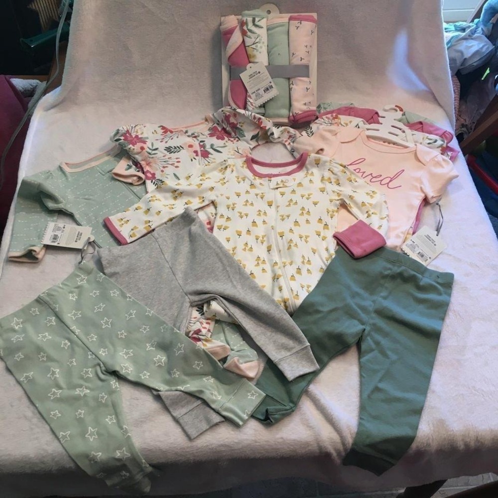 New‎ baby bundle- girls 9m